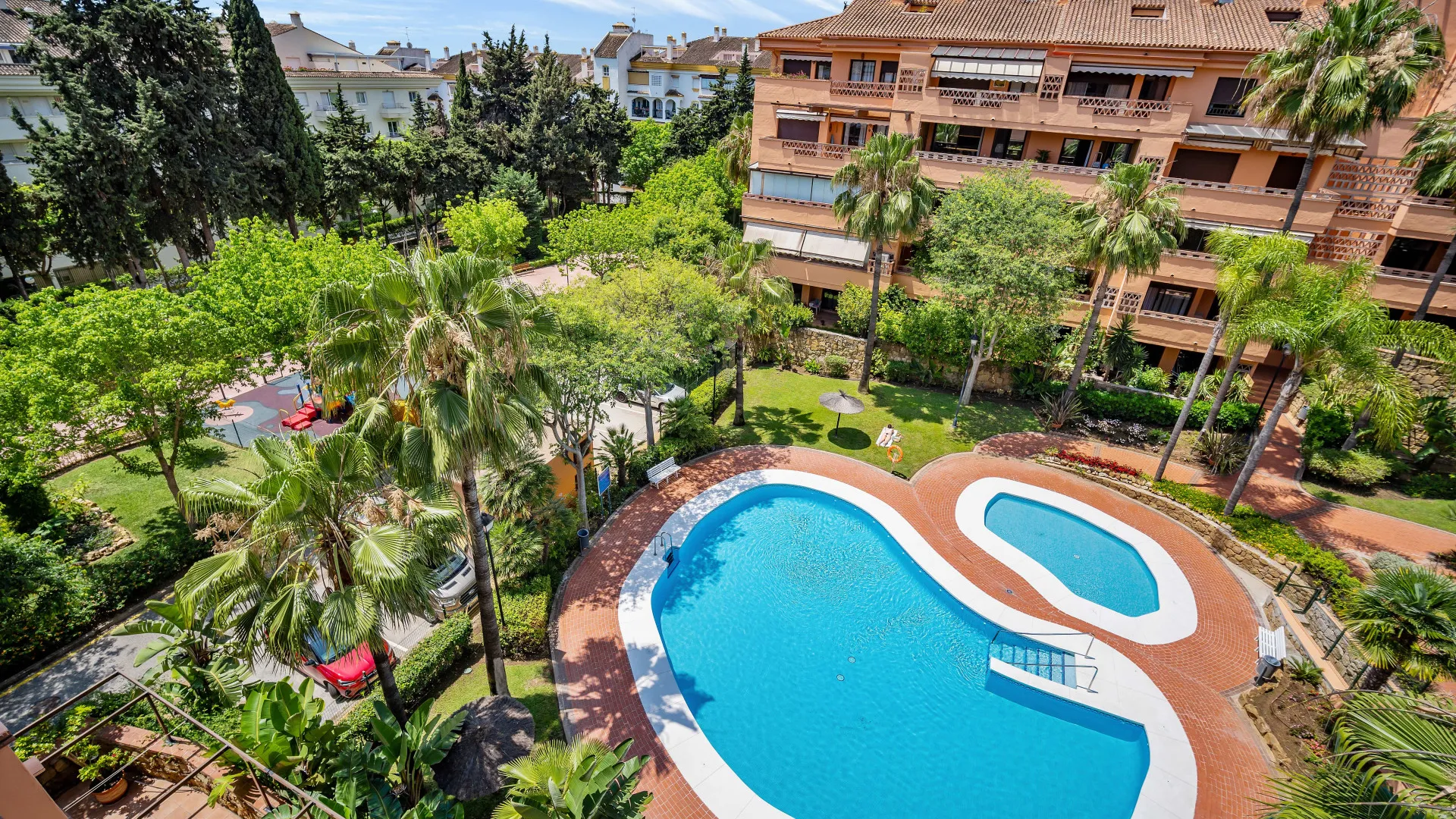 Costa Nagüeles III, apartamento en venta con 3 dormitorios