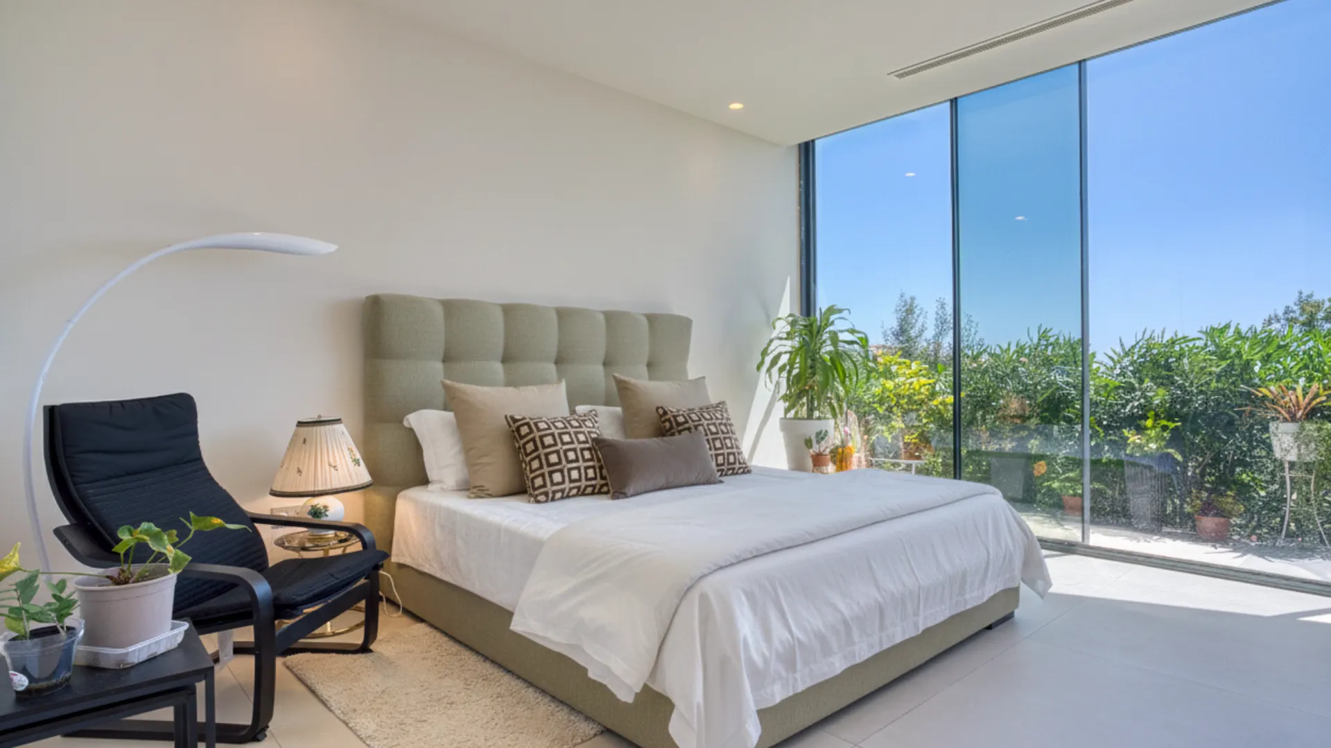 Villa con 5 dormitorios en venta en Los Altos de los Monteros