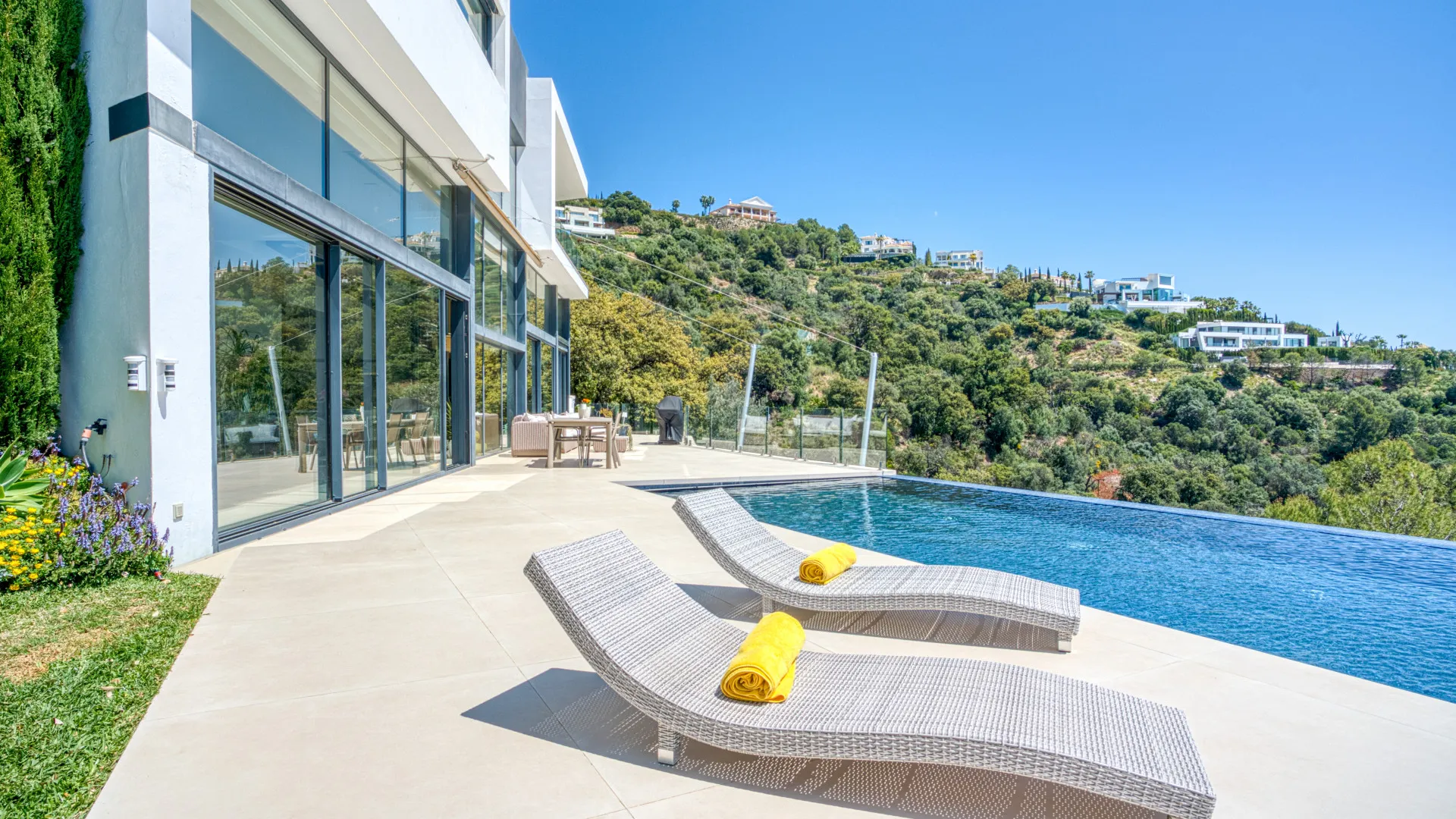 Villa con 5 dormitorios en venta en Los Altos de los Monteros