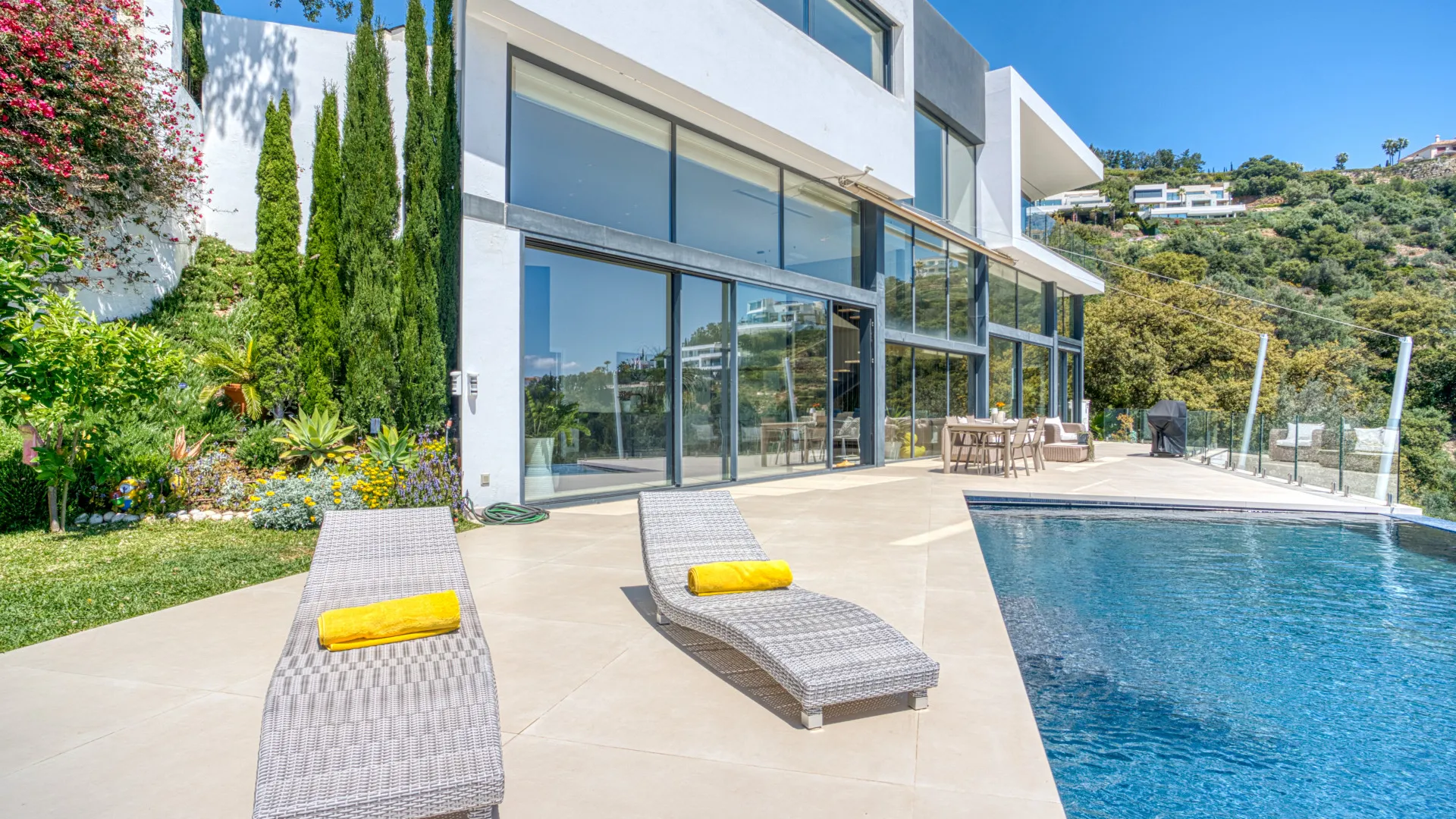 Villa con 5 dormitorios en venta en Los Altos de los Monteros