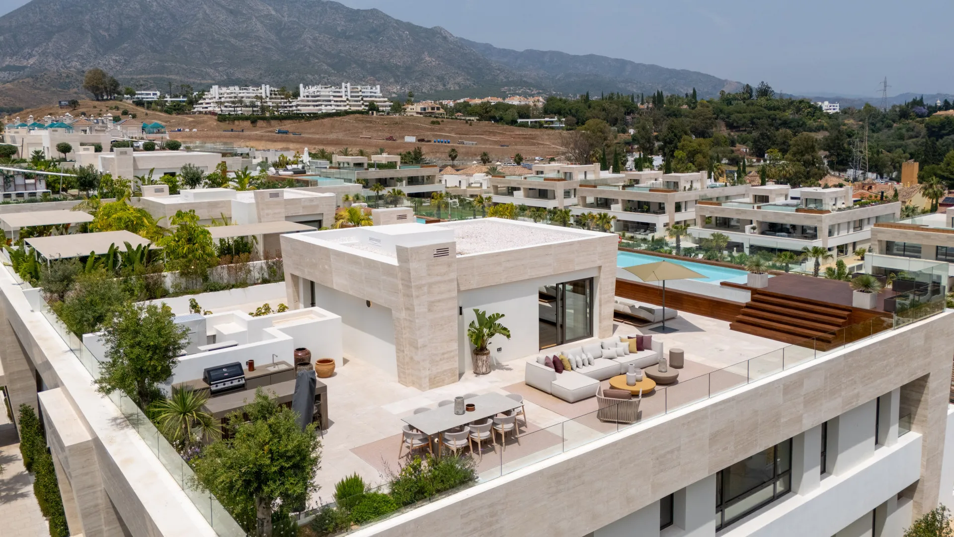 Atico duplex en venta con 4 dormitorios en Epic Marbella