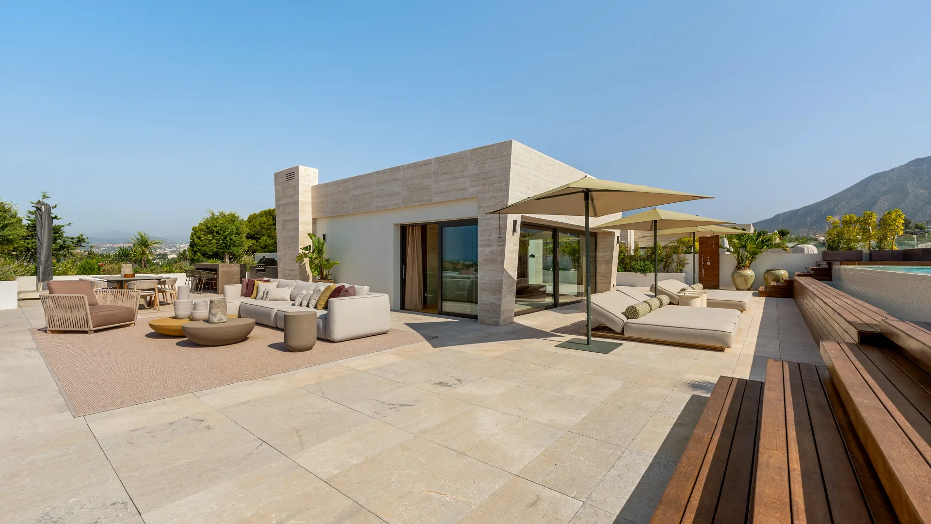 Atico duplex en venta con 4 dormitorios en Epic Marbella