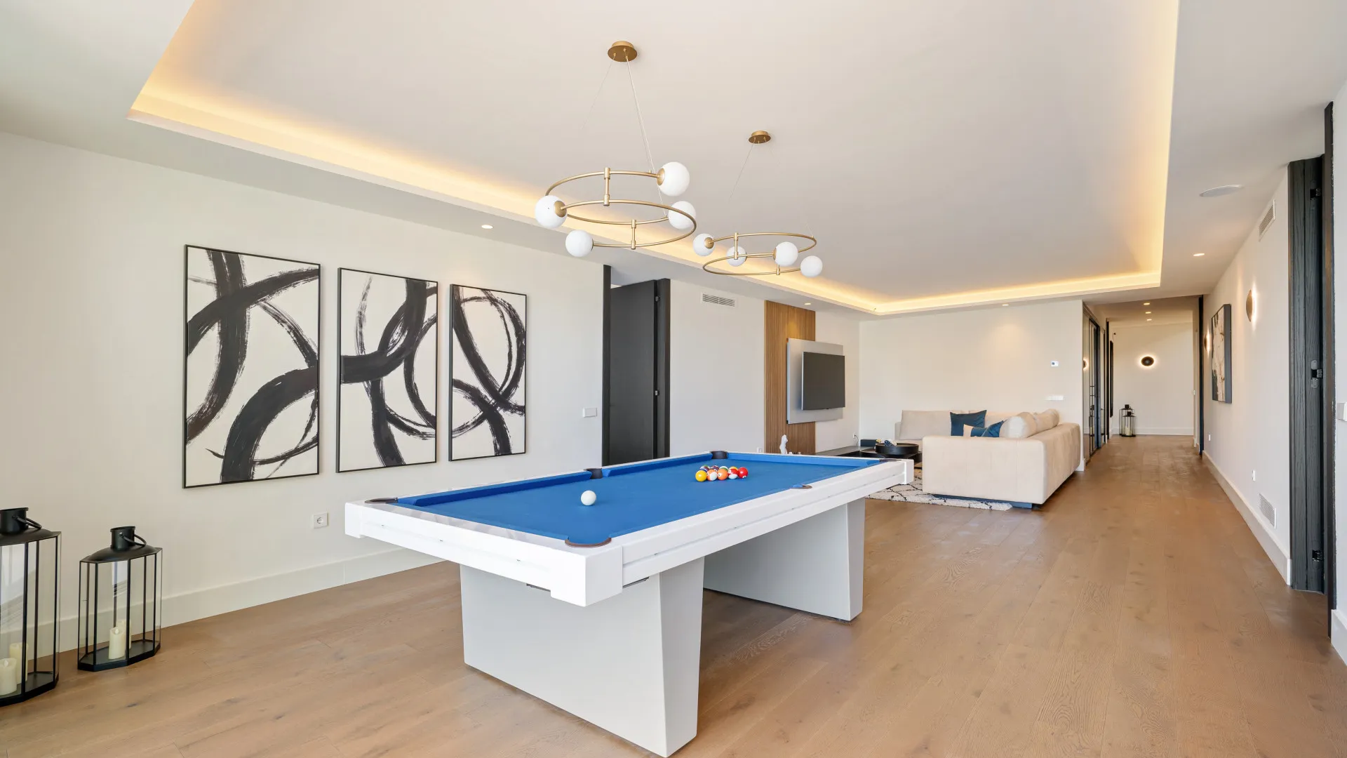 For sale Nueva Andalucia villa with 6 bedrooms