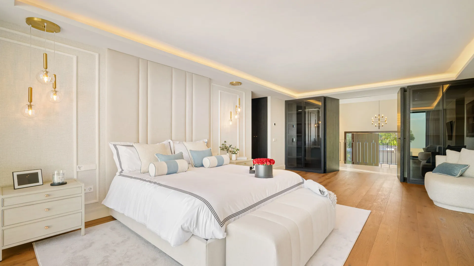 For sale Nueva Andalucia villa with 6 bedrooms