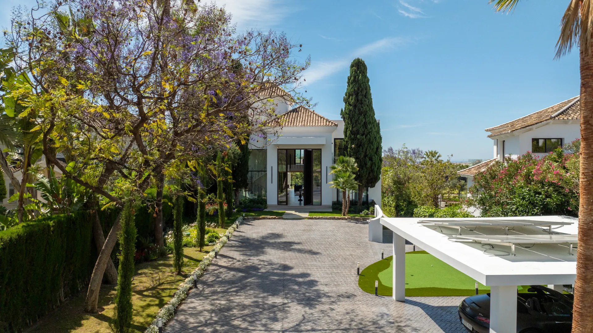 For sale Nueva Andalucia villa with 6 bedrooms