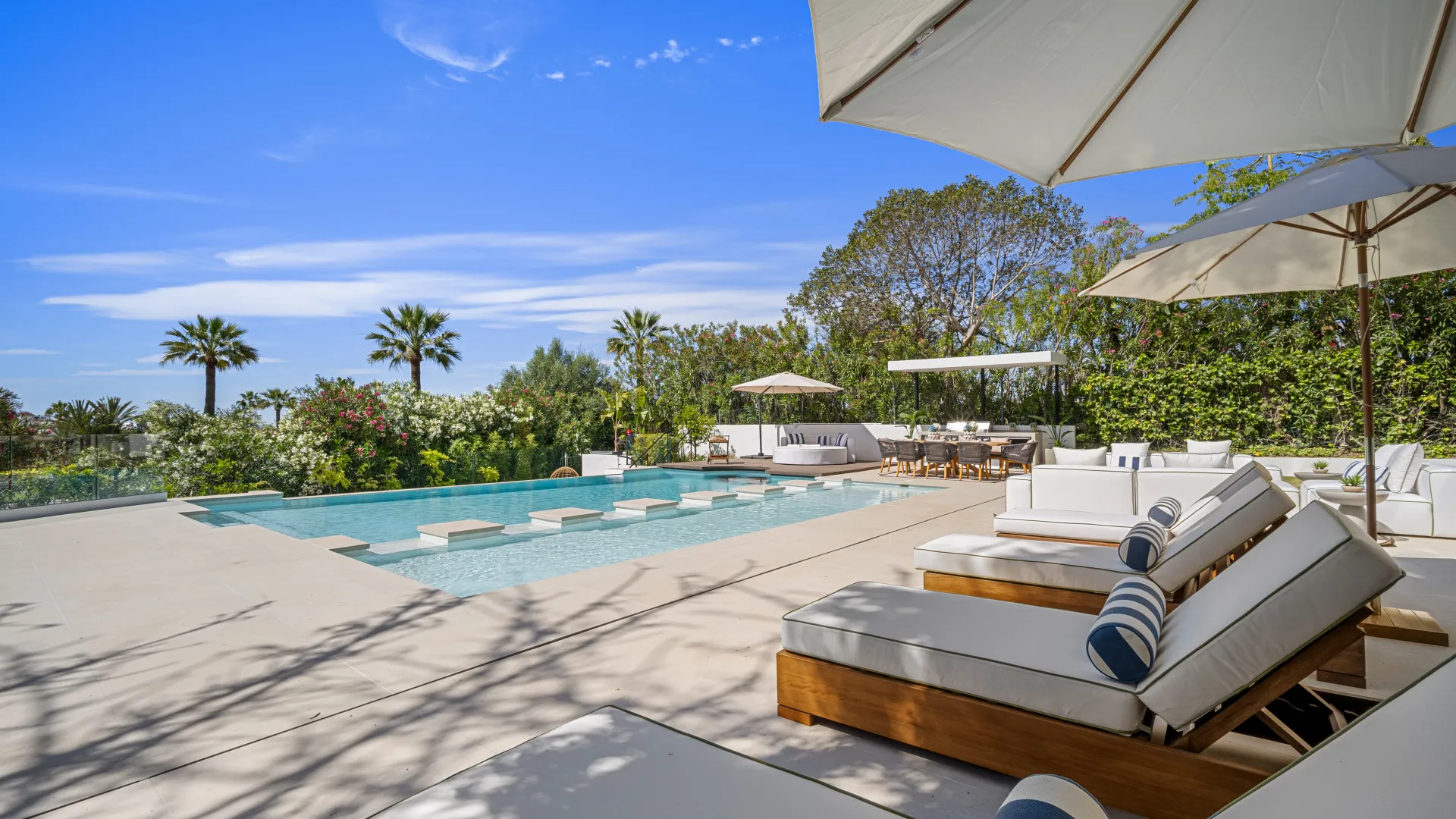 For sale Nueva Andalucia villa with 6 bedrooms