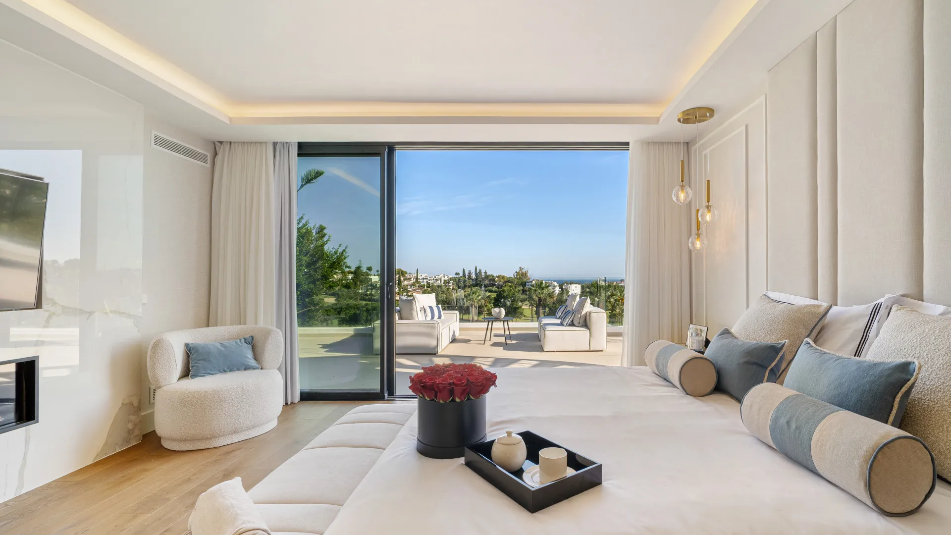 For sale Nueva Andalucia villa with 6 bedrooms