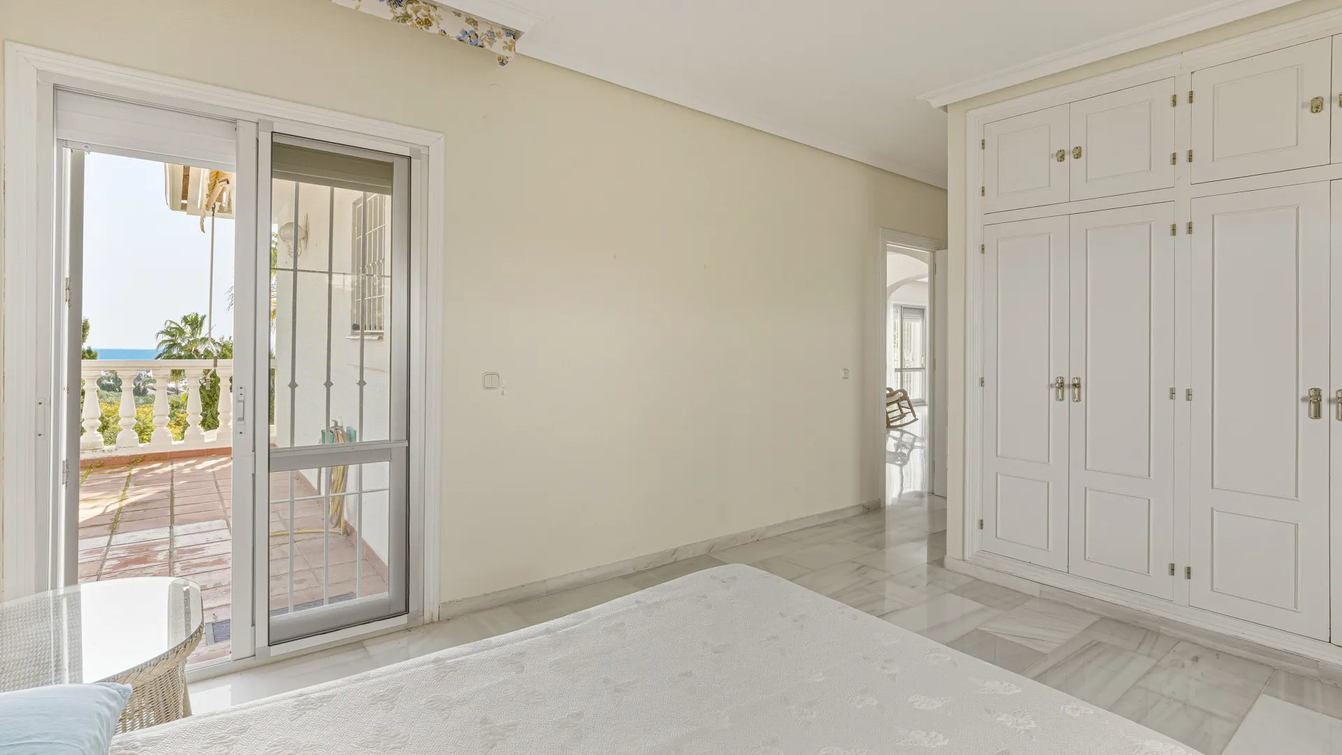 Buy villa in Riviera del Sol