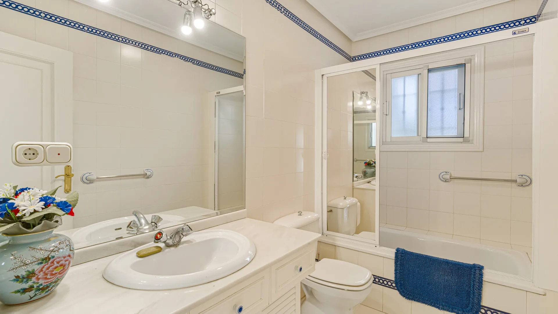 Buy villa in Riviera del Sol