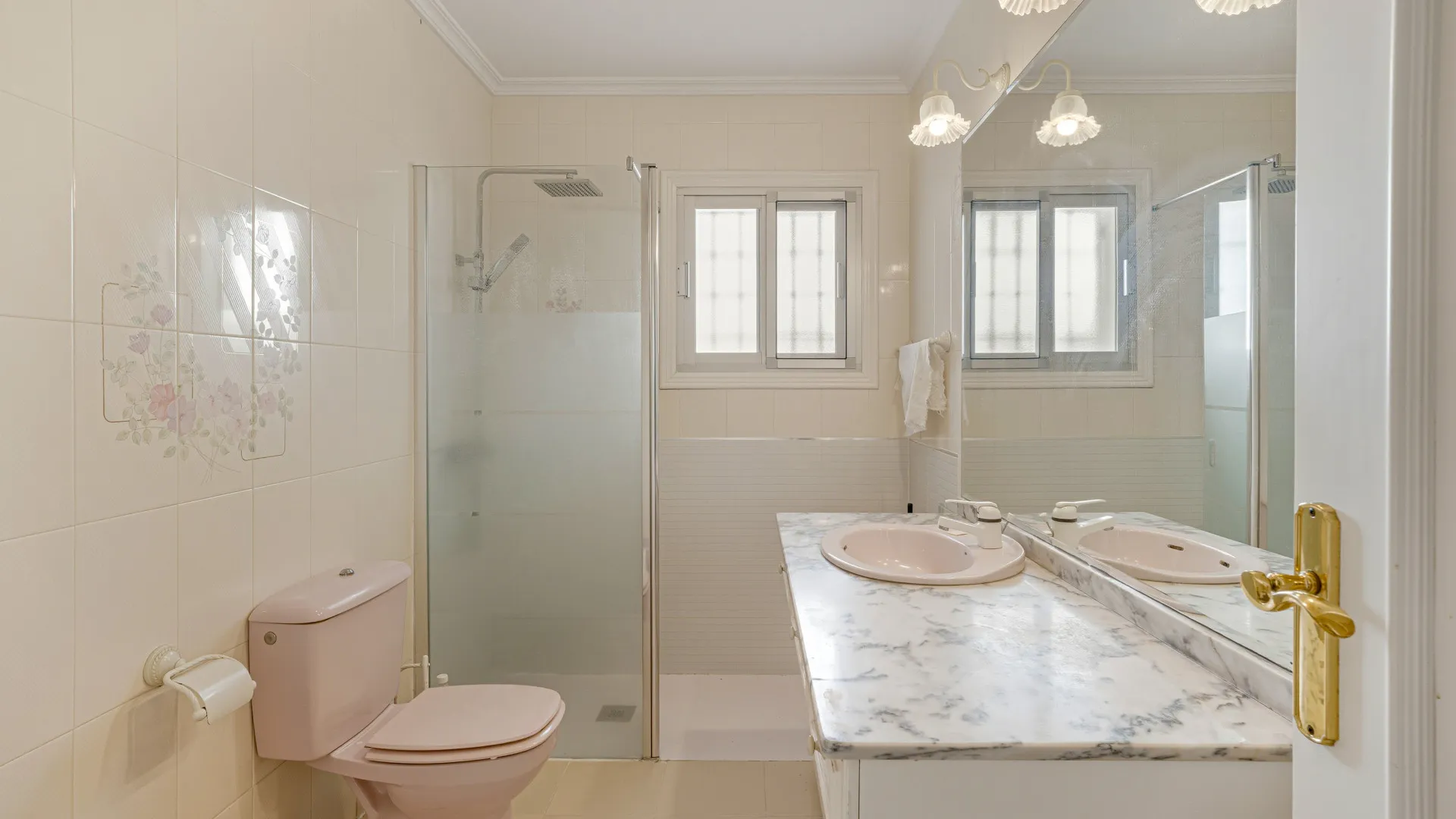 Buy villa in Riviera del Sol