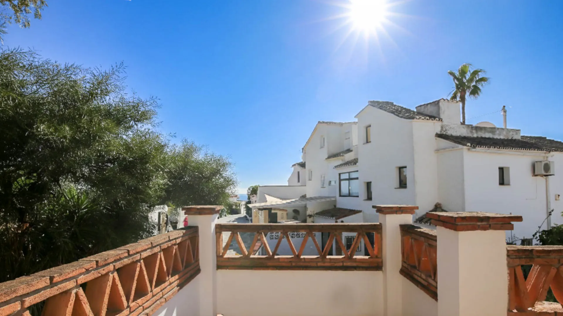 For sale Calahonda 4 bedrooms semi detached house