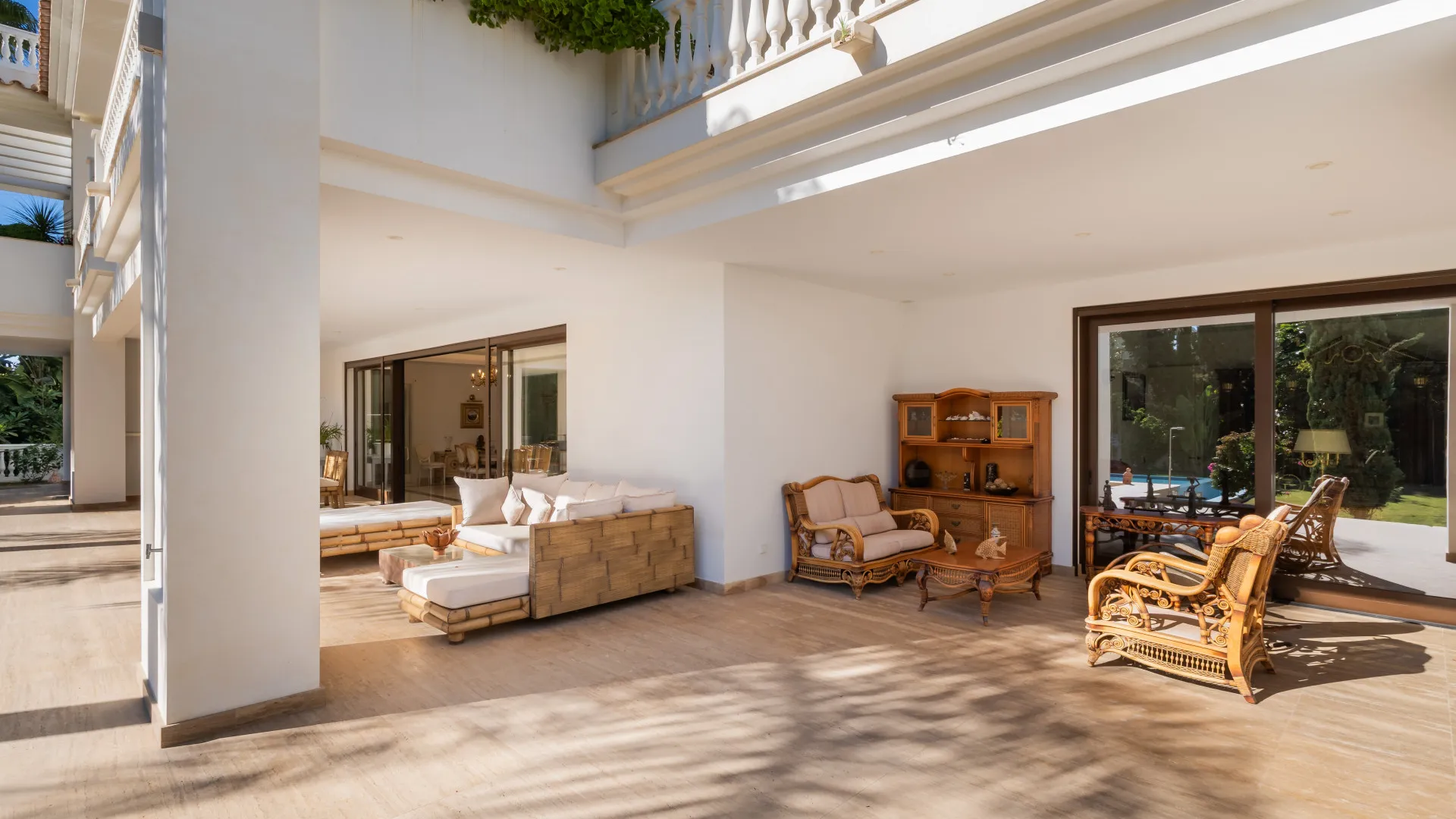 Villa con 7 dormitorios en venta en Casasola