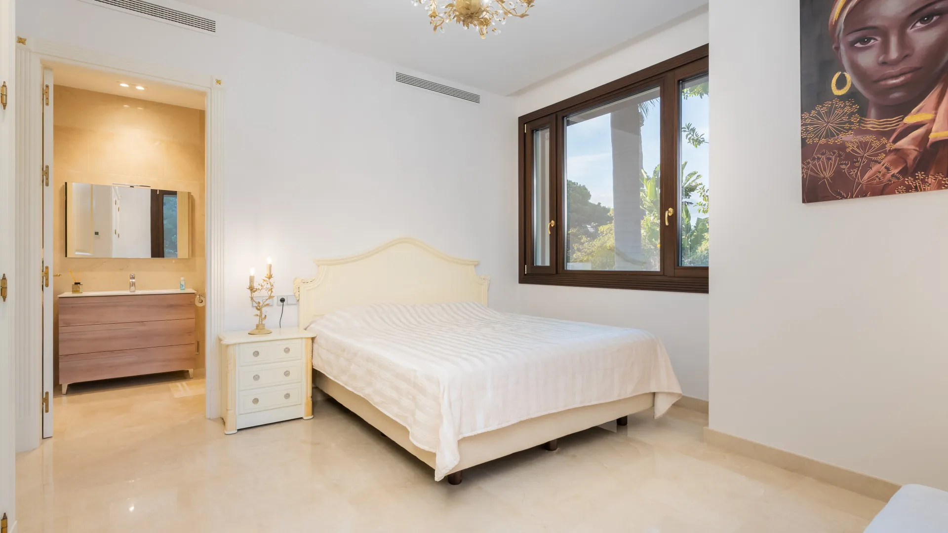 Villa con 7 dormitorios en venta en Casasola
