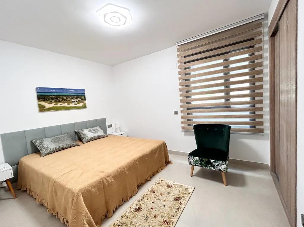 For sale apartment in The Crest with 3 bedrooms