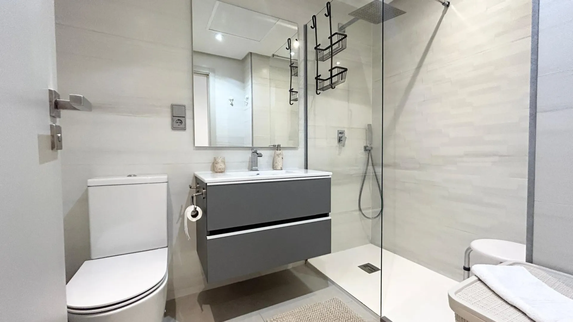 For sale apartment in The Crest with 3 bedrooms