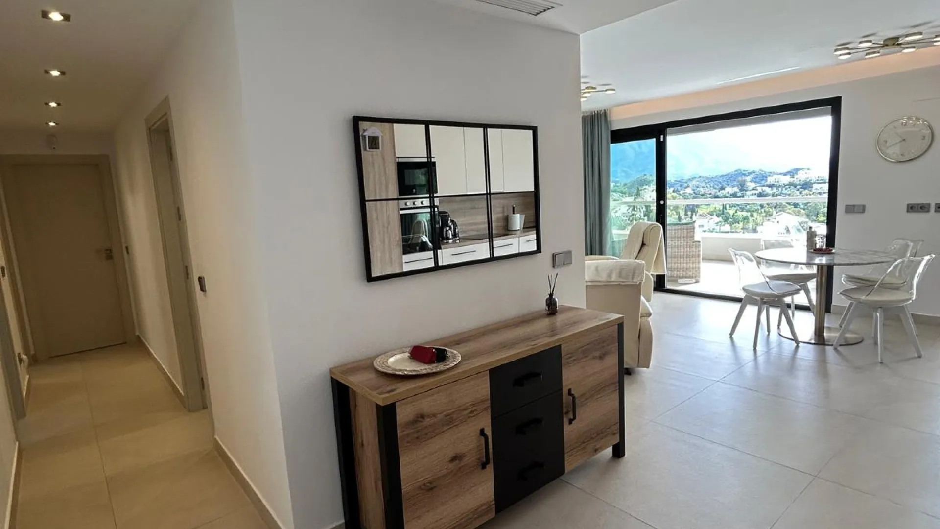 For sale apartment in The Crest with 3 bedrooms