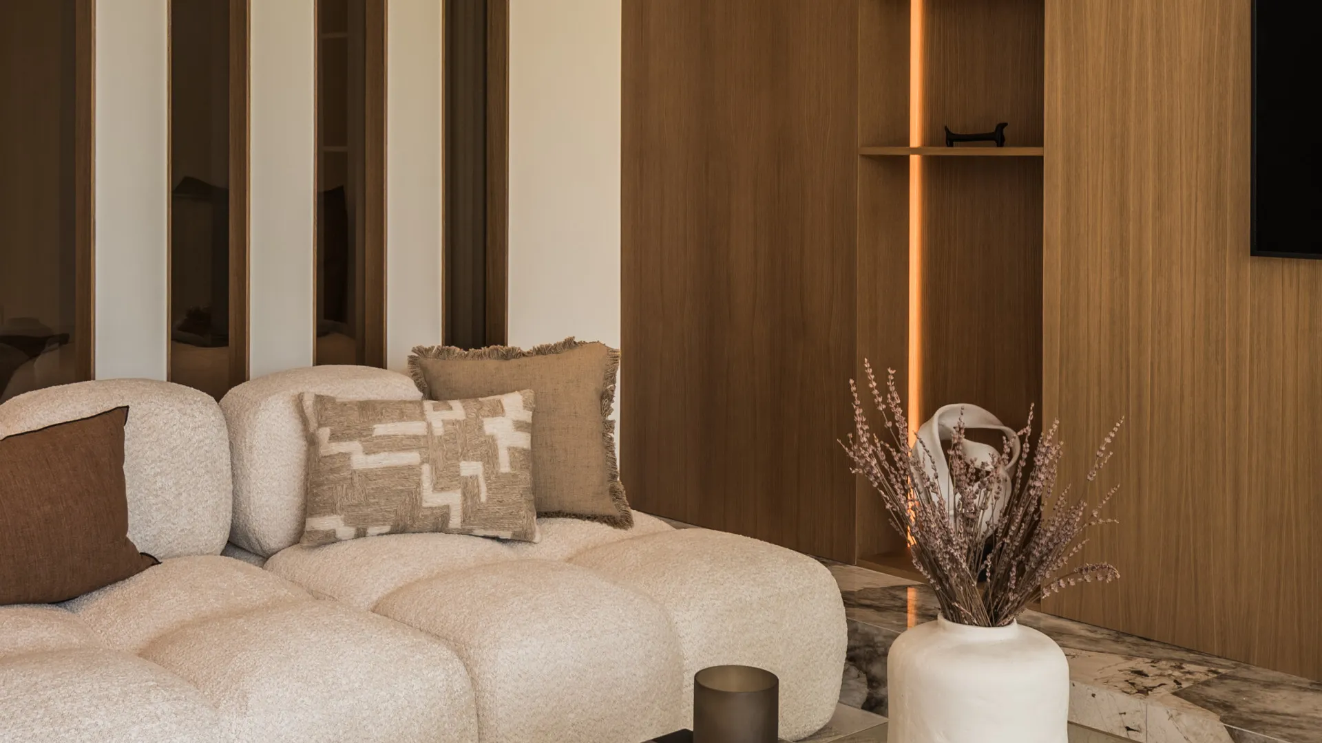 Buy ground floor apartment with 4 bedrooms in Azahara I
