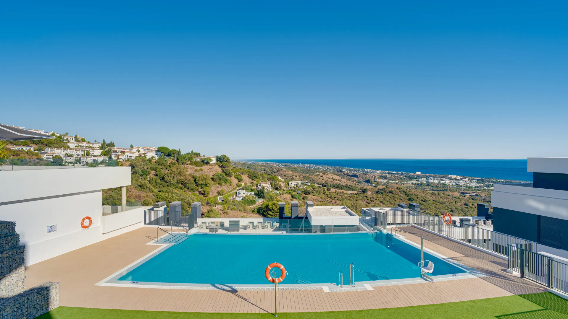 Los Altos de los Monteros ground floor apartment for sale