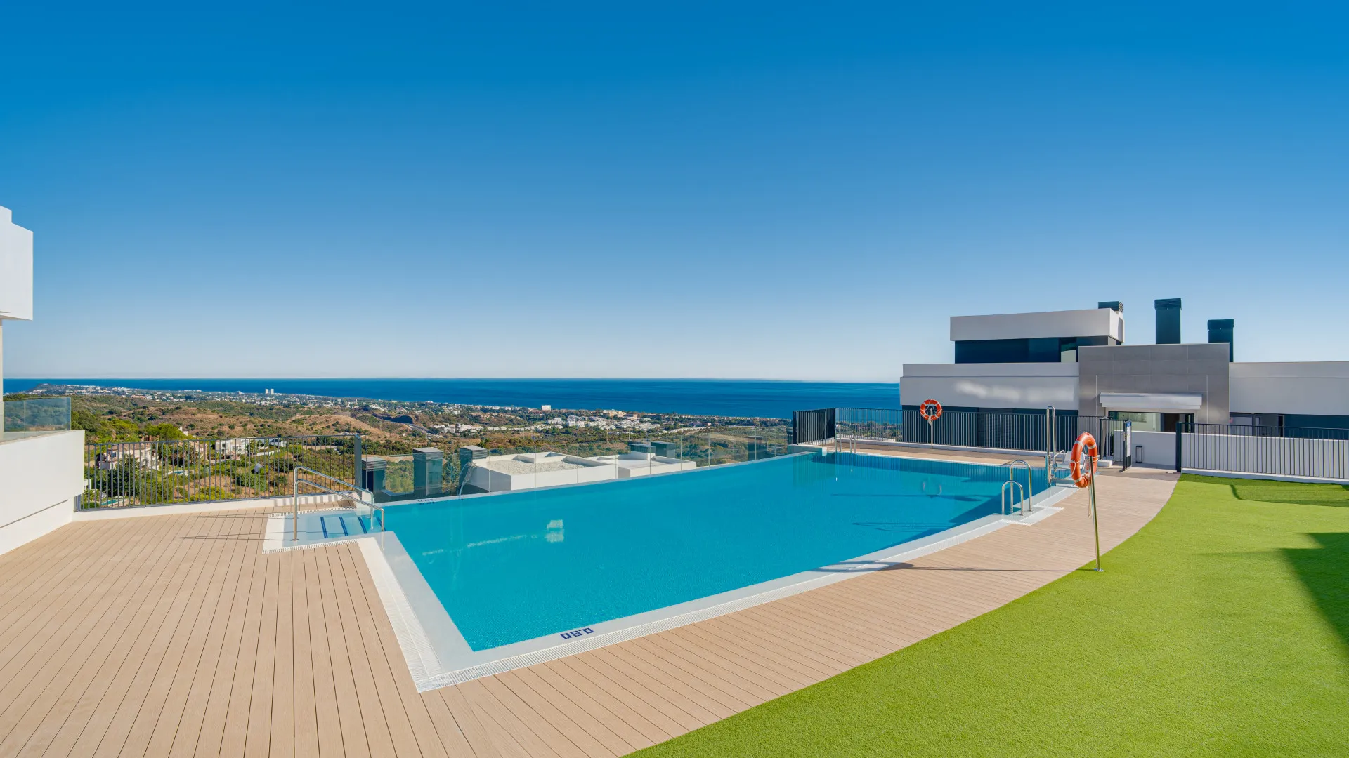 Los Altos de los Monteros ground floor apartment for sale