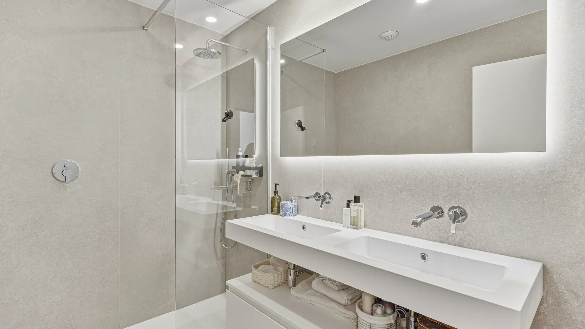 Los Altos de los Monteros ground floor apartment for sale