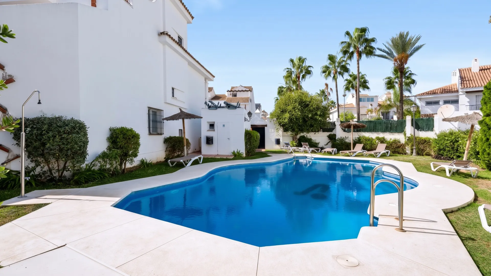 Town house for sale in Los Naranjos de Marbella with 3 bedrooms