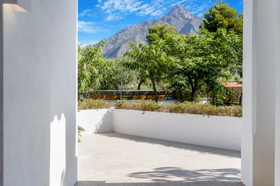 Villa for sale in Lomas de Magna Marbella with 4 bedrooms