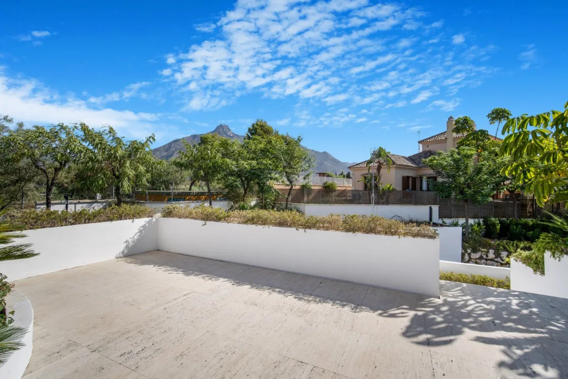 Villa for sale in Lomas de Magna Marbella with 4 bedrooms