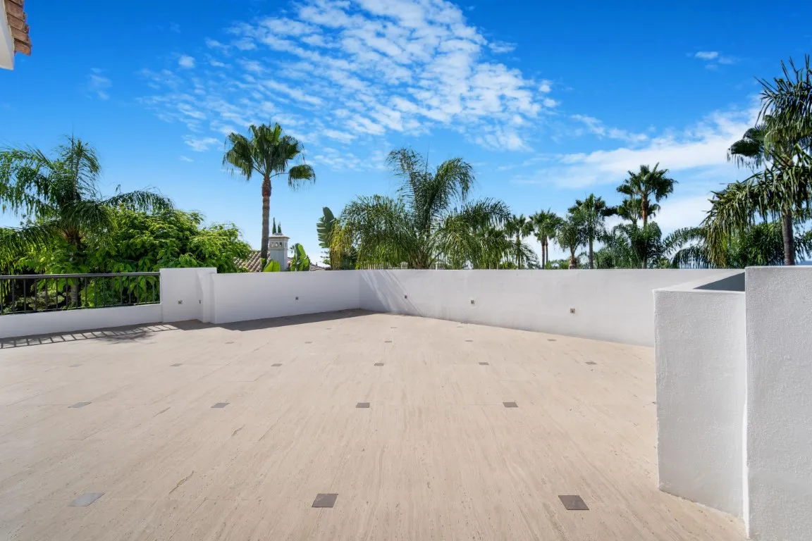 Villa for sale in Lomas de Magna Marbella with 4 bedrooms