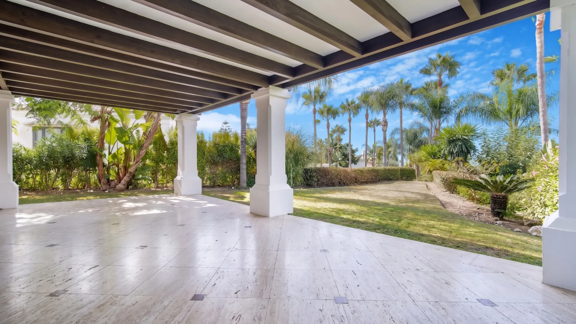 Villa for sale in Lomas de Magna Marbella with 4 bedrooms