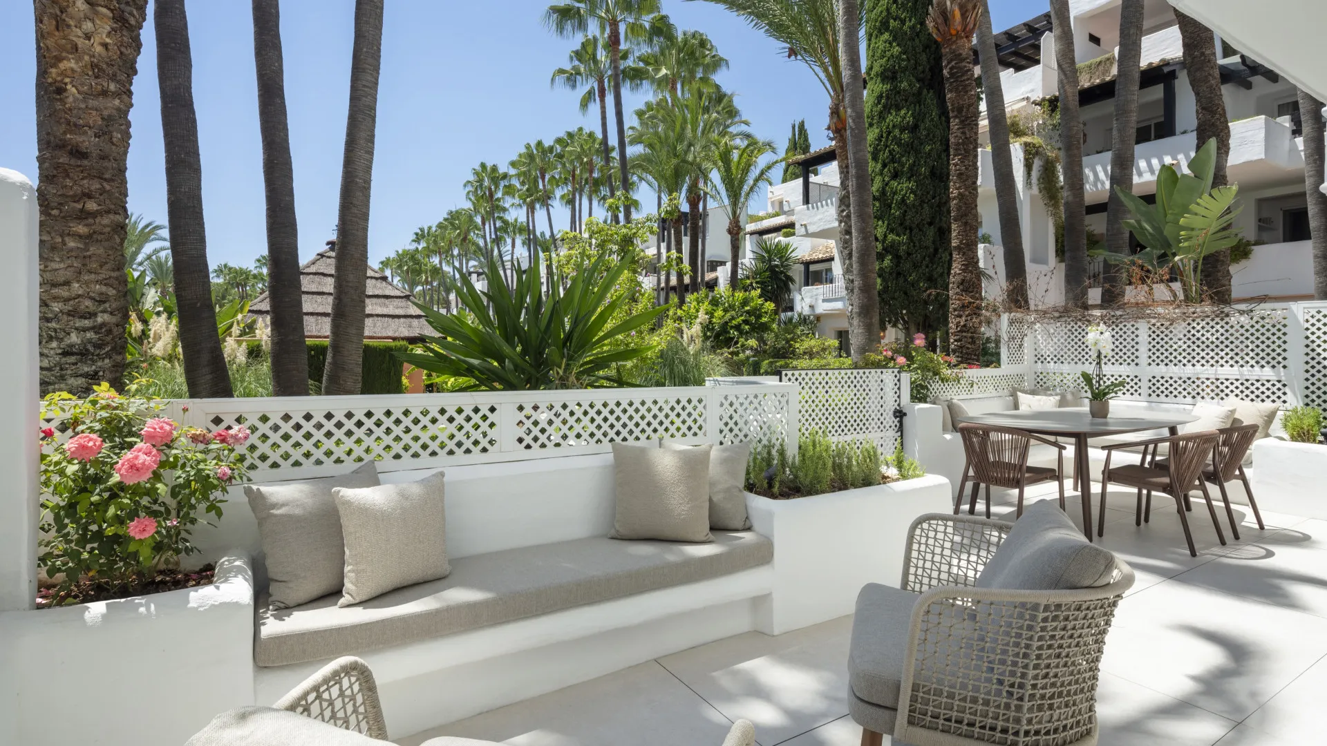 Se vende apartamento planta baja en Puente Romano