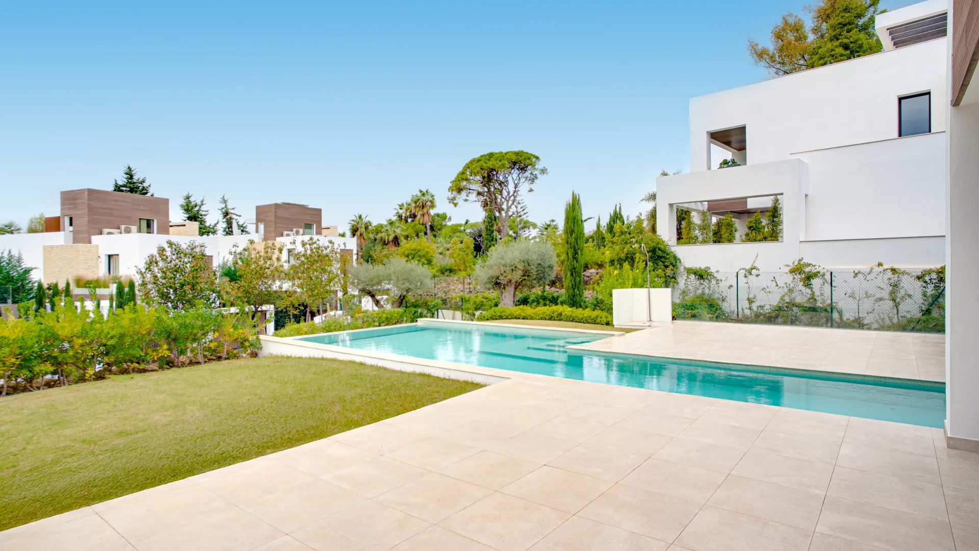 Marbella Golden Mile 4 bedrooms villa for sale
