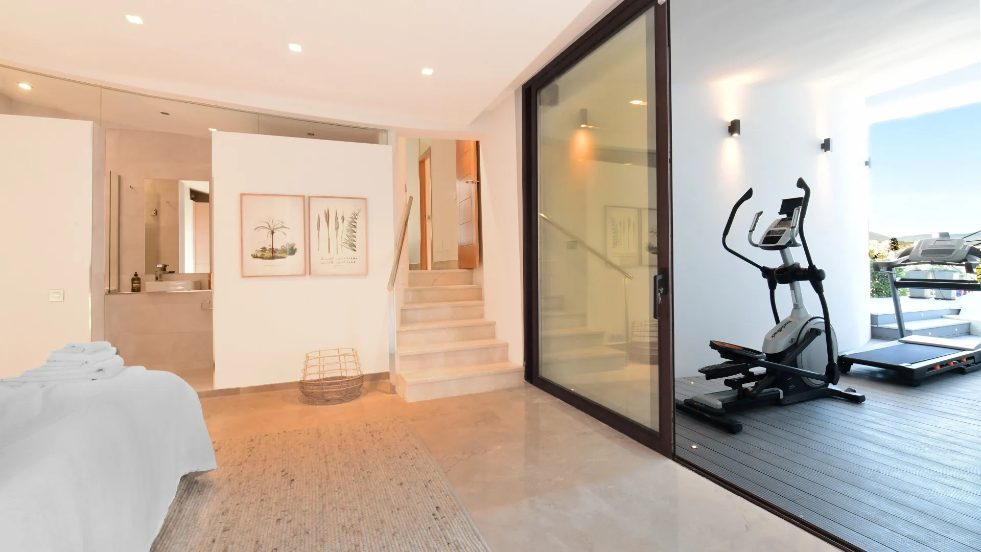 Comprar villa con 7 dormitorios en Nueva Andalucia