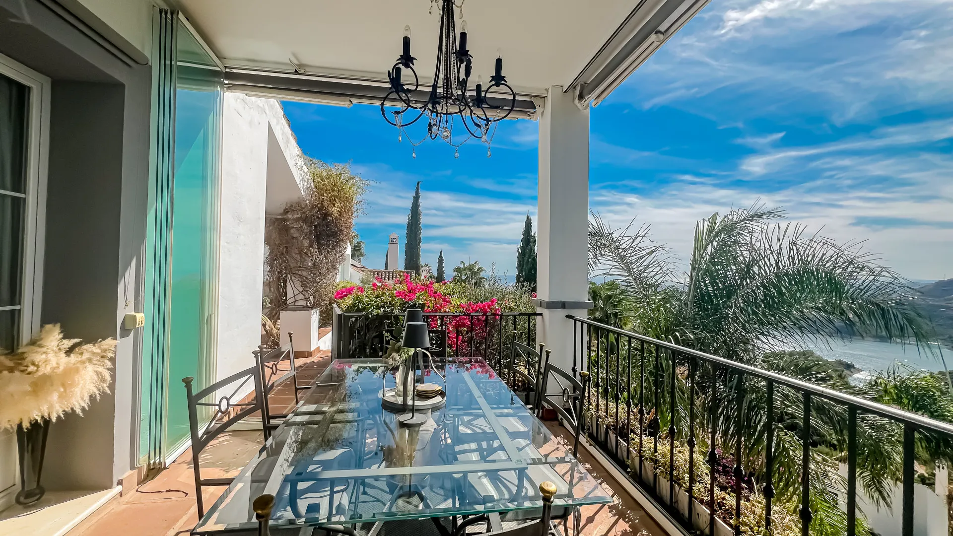 Comprar villa de 4 dormitorios en Sierra Blanca Country Club
