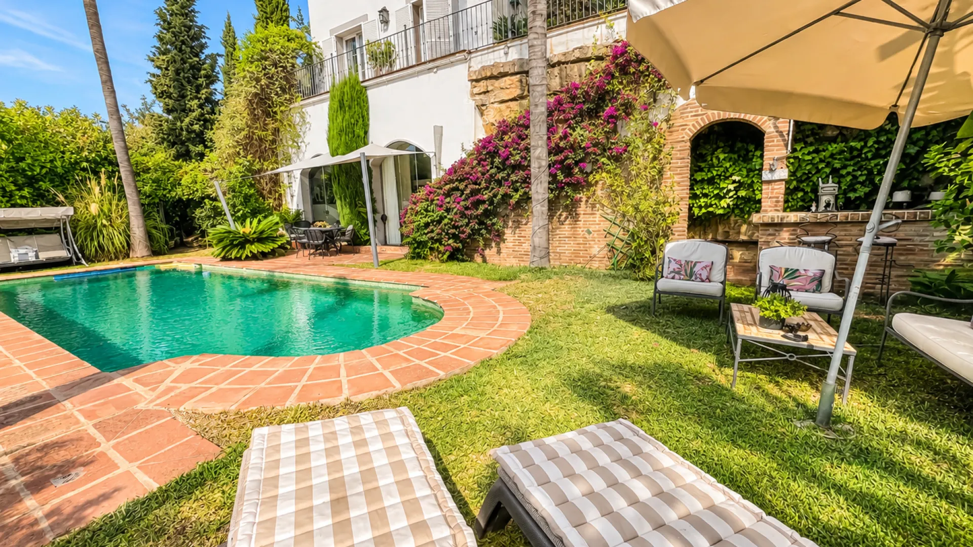 Comprar villa de 4 dormitorios en Sierra Blanca Country Club