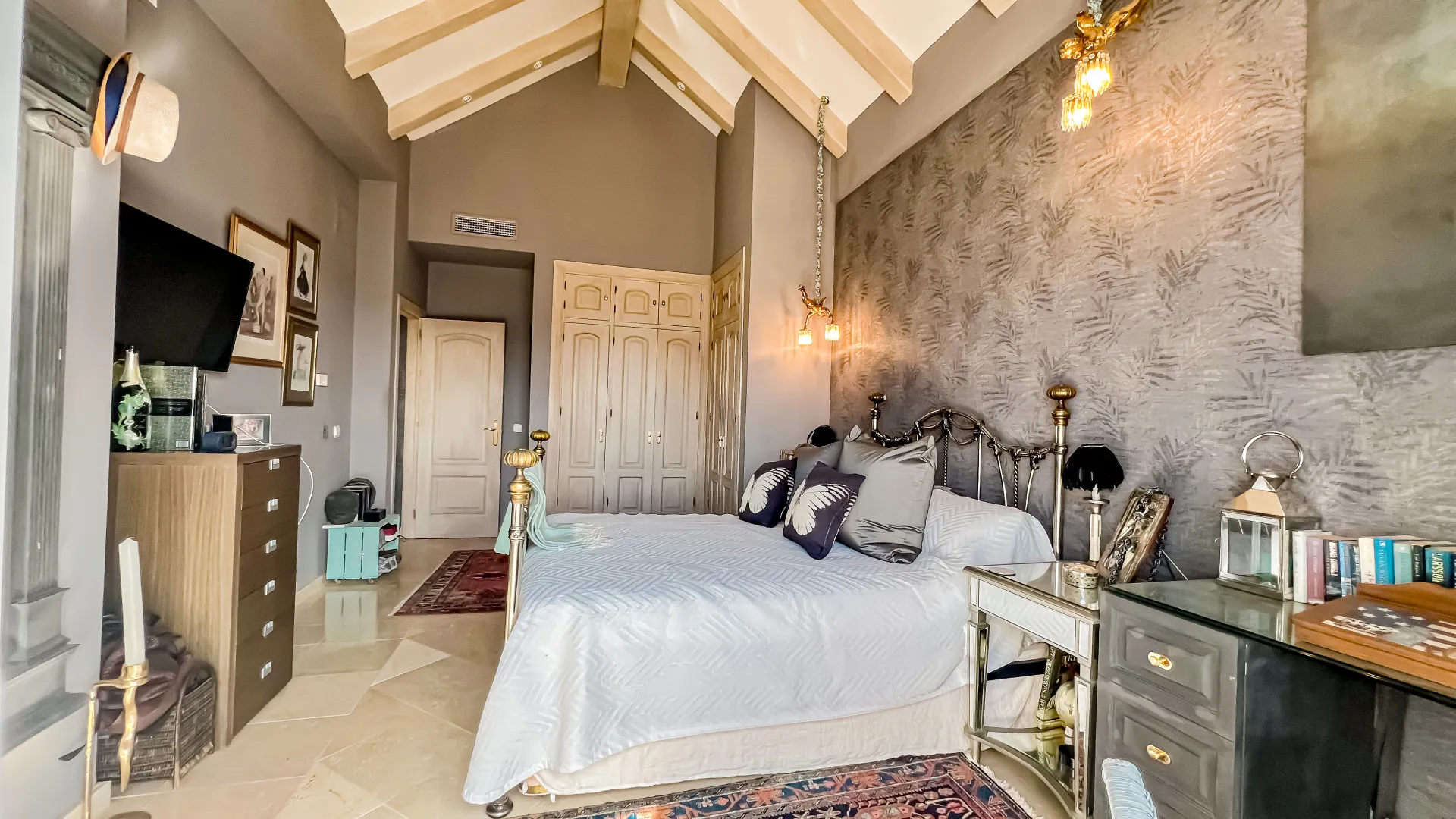 Comprar villa de 4 dormitorios en Sierra Blanca Country Club