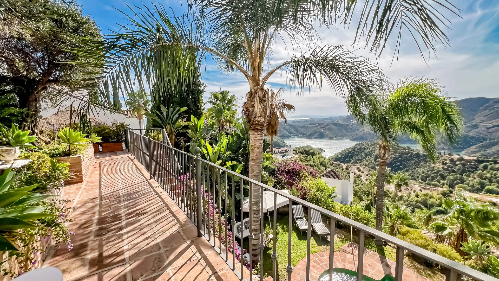Comprar villa de 4 dormitorios en Sierra Blanca Country Club