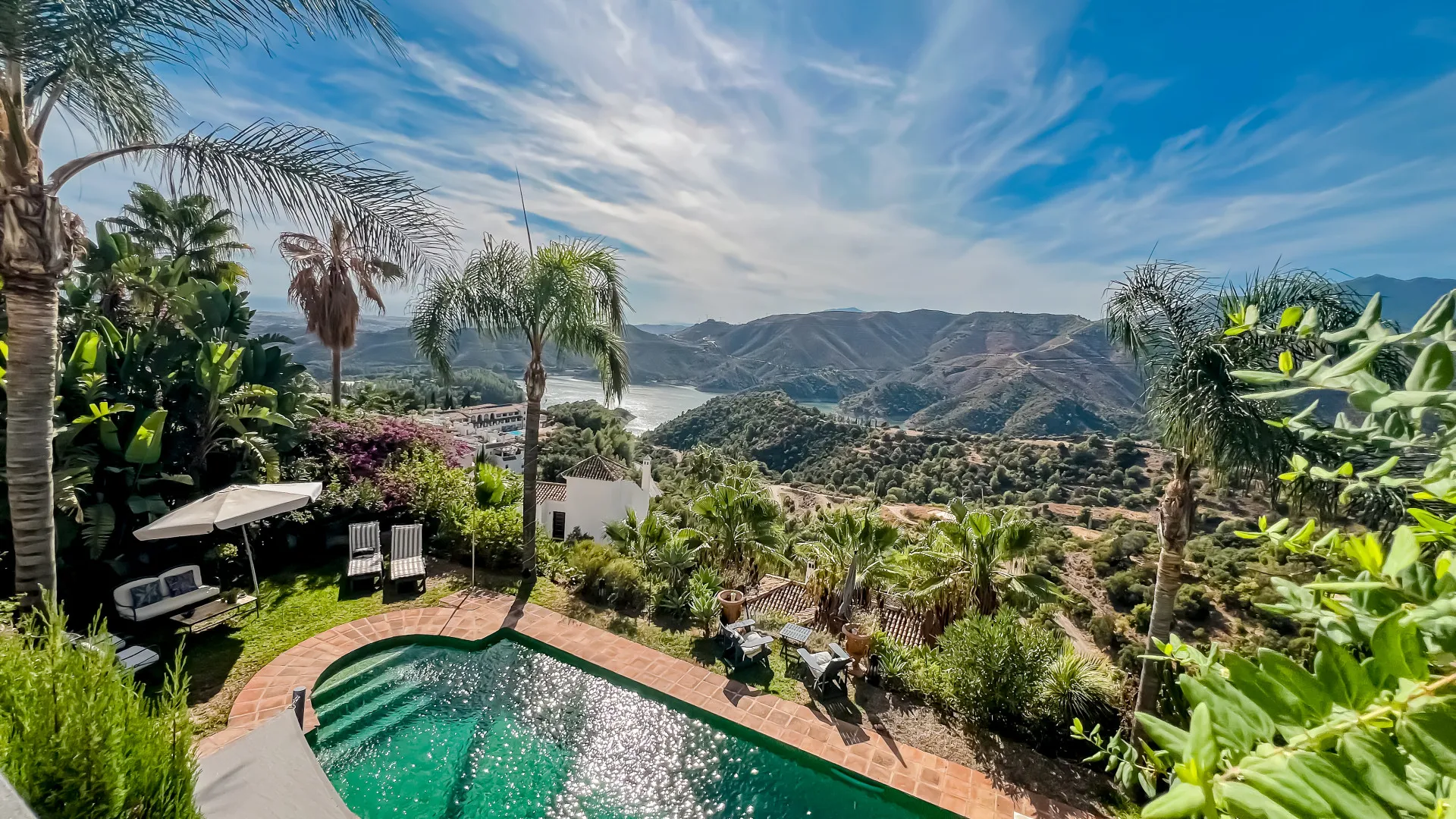 Comprar villa de 4 dormitorios en Sierra Blanca Country Club
