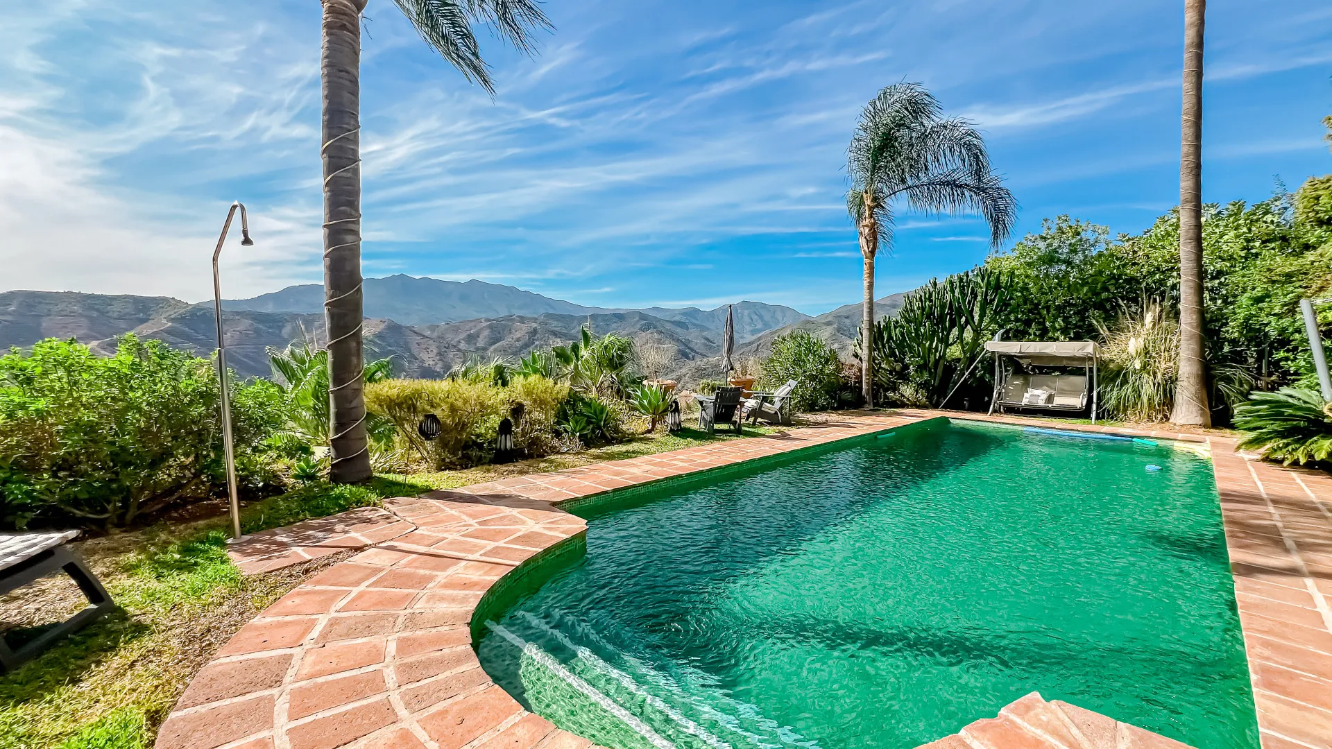 Comprar villa de 4 dormitorios en Sierra Blanca Country Club