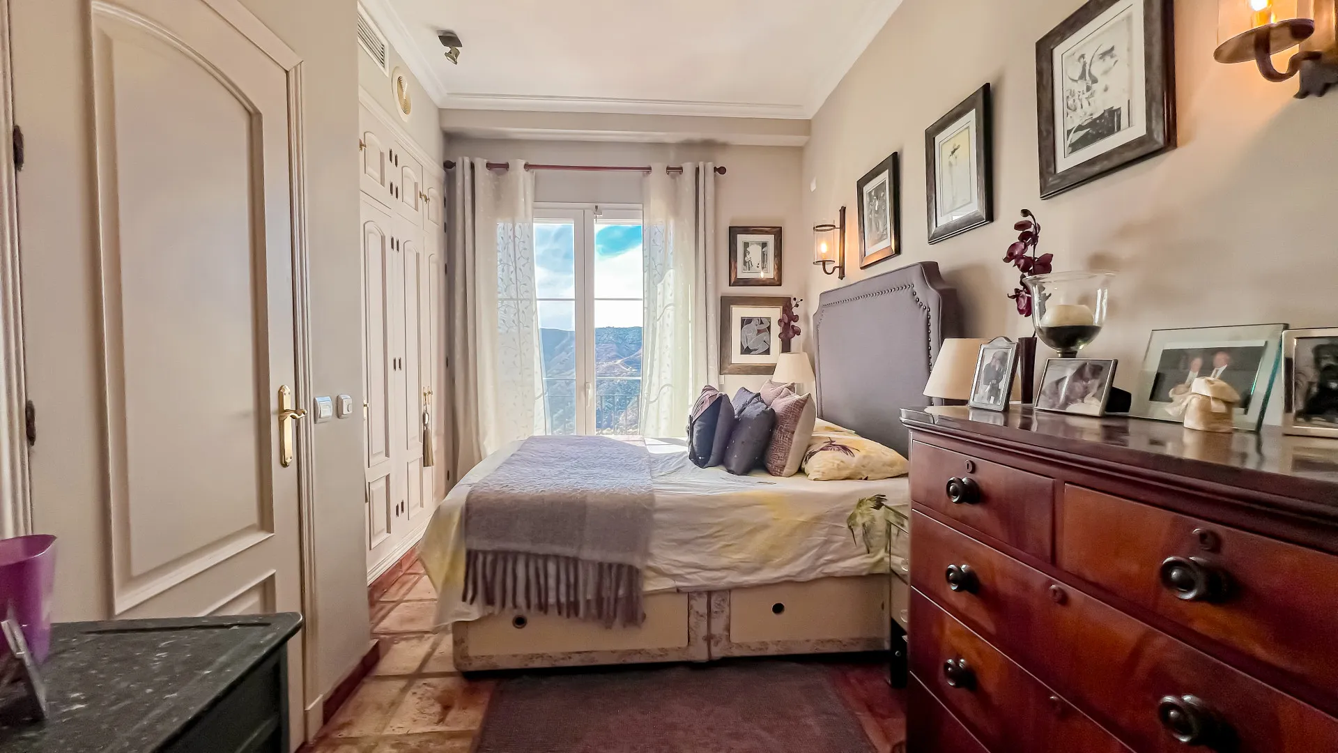 Comprar villa de 4 dormitorios en Sierra Blanca Country Club