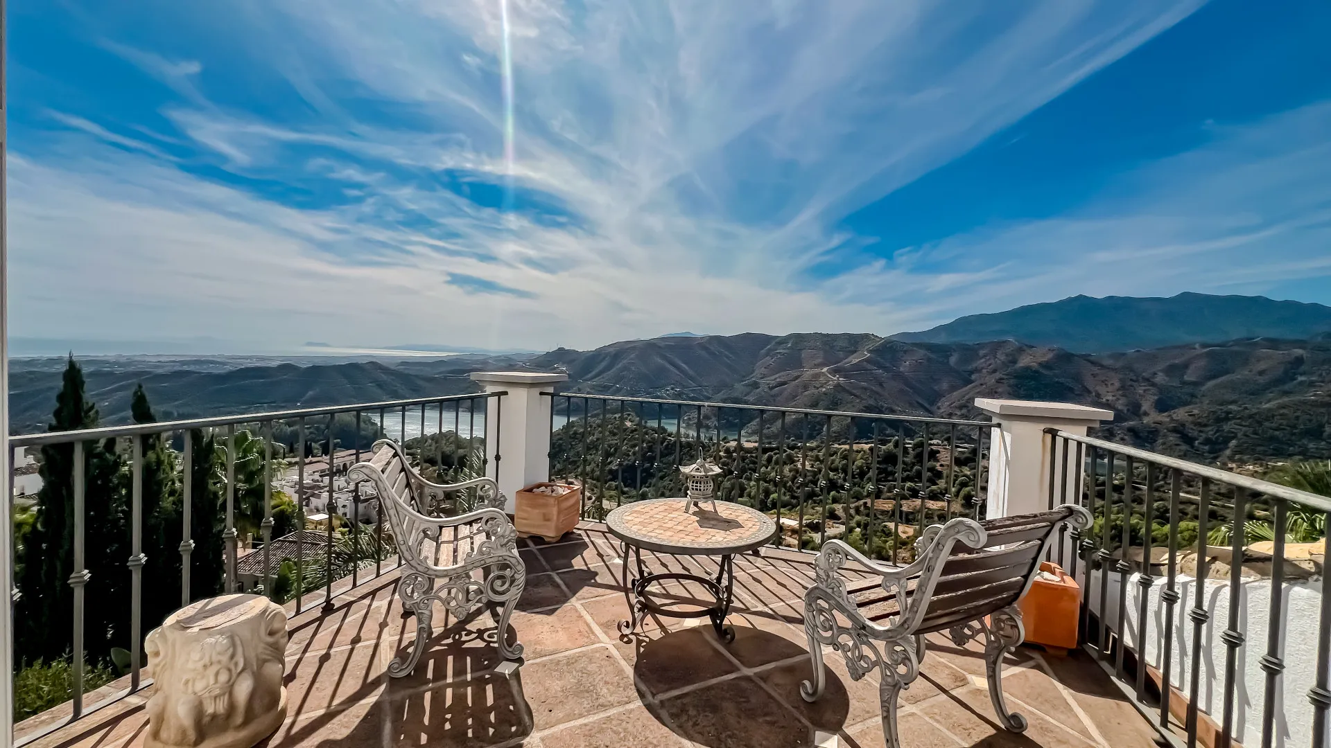Comprar villa de 4 dormitorios en Sierra Blanca Country Club