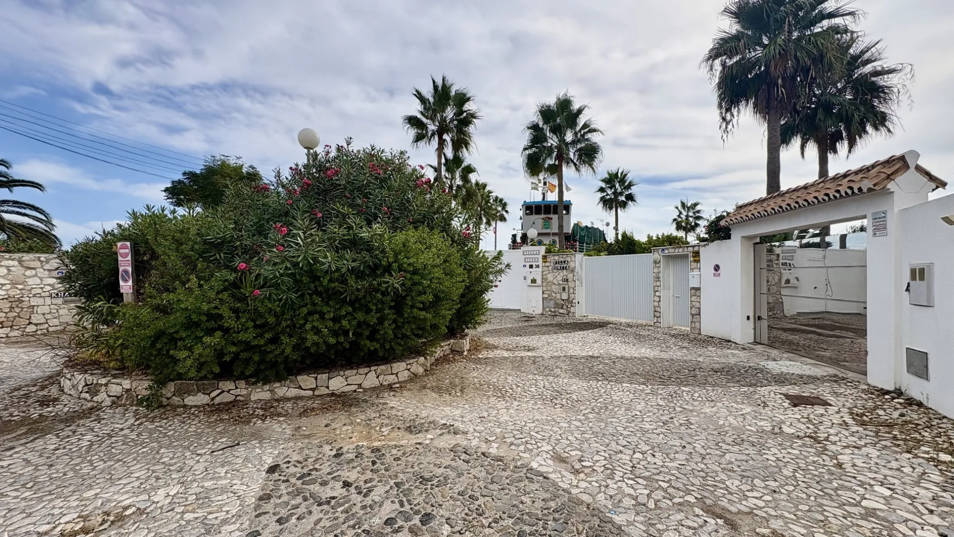 House with 6 bedrooms for sale in El Chaparral