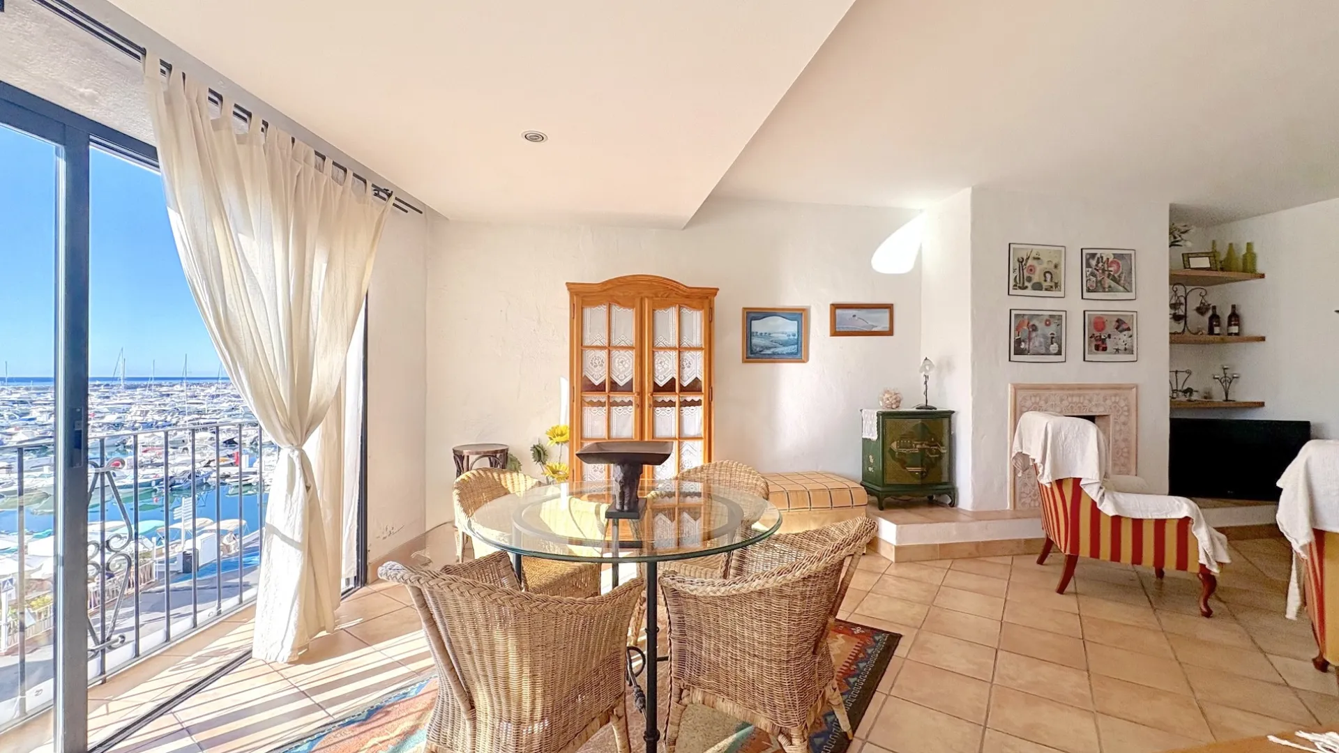 Comprar apartamento de 2 dormitorios en Marbella - Puerto Banus