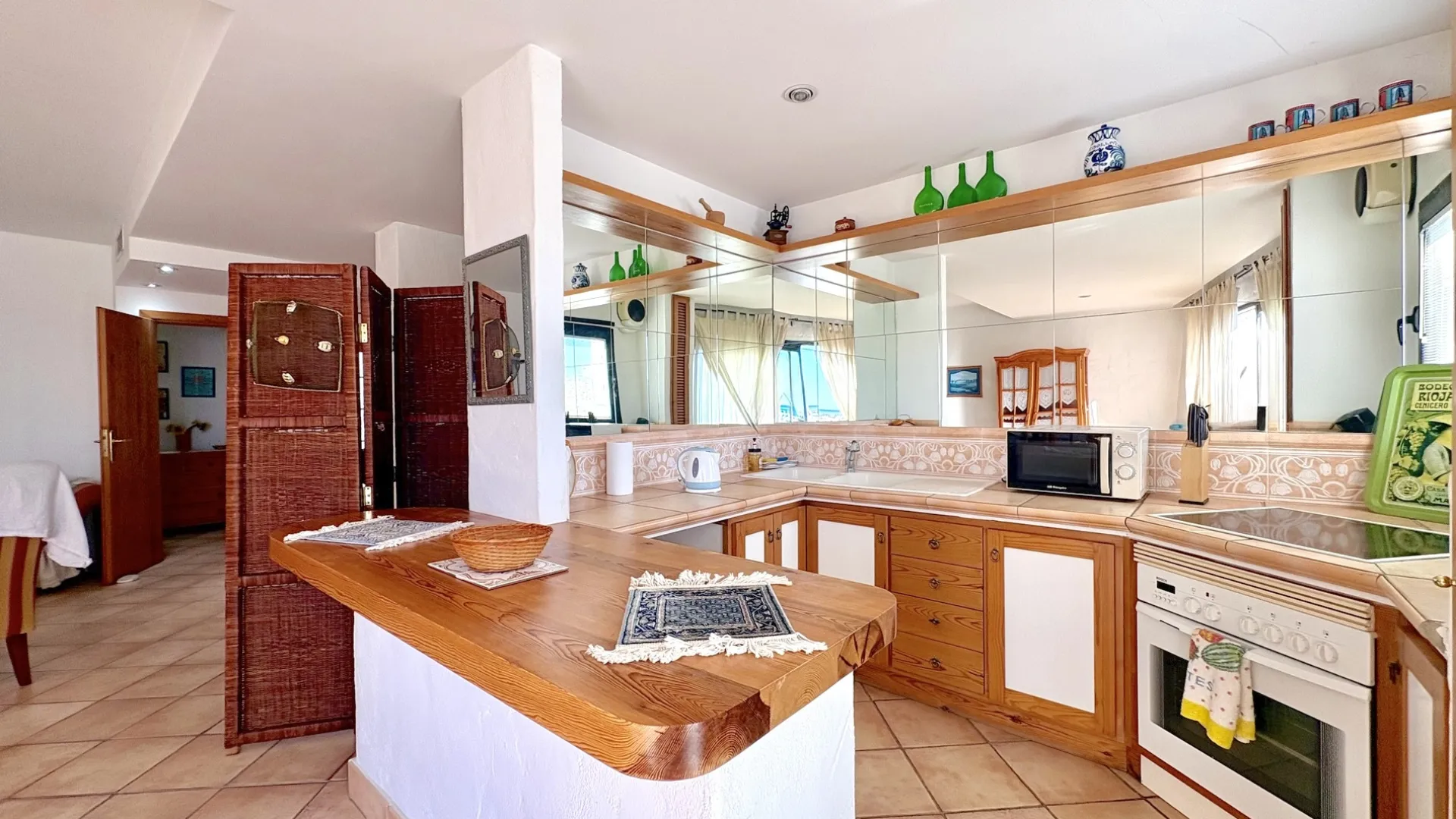 Comprar apartamento de 2 dormitorios en Marbella - Puerto Banus