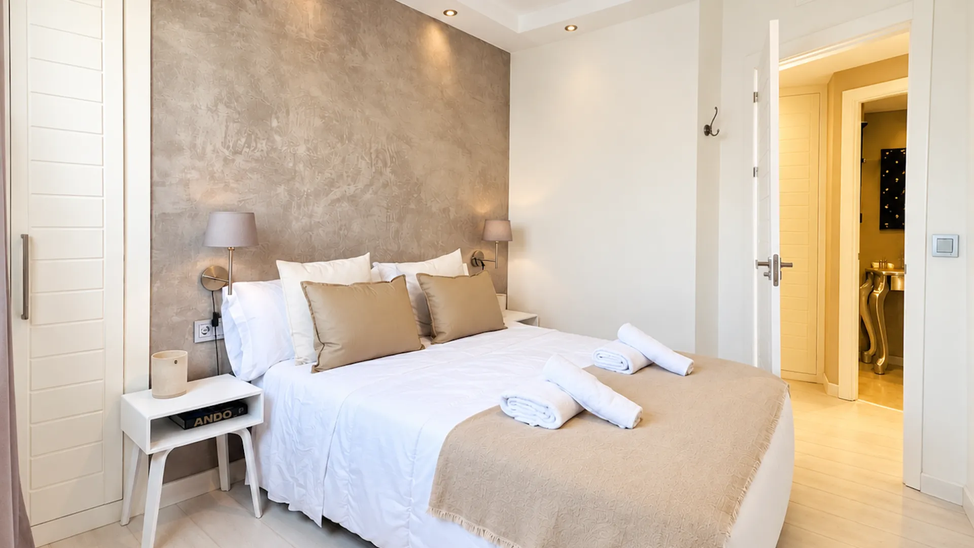 Apartamento de 3 dormitorios en venta en Marbella - Puerto Banus