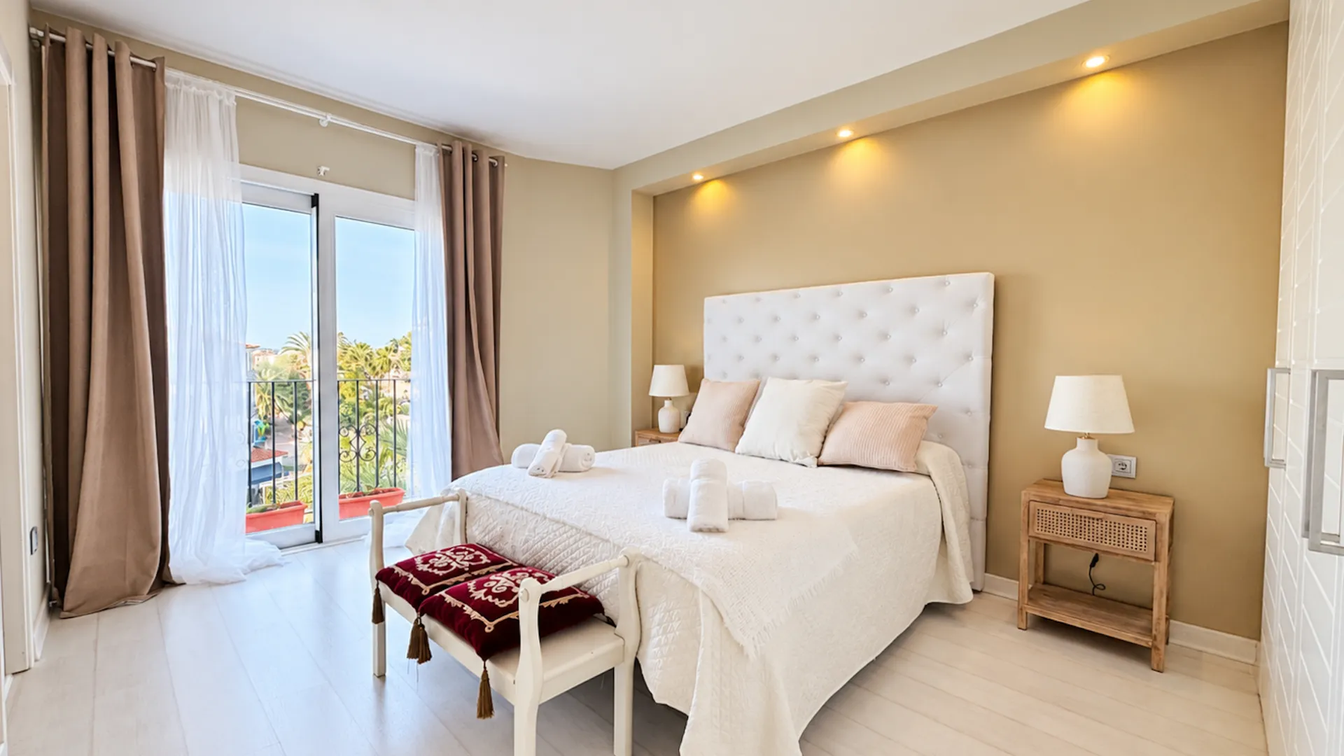 Apartamento de 3 dormitorios en venta en Marbella - Puerto Banus