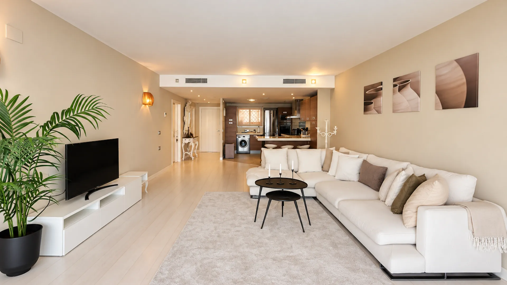 Apartamento de 3 dormitorios en venta en Marbella - Puerto Banus