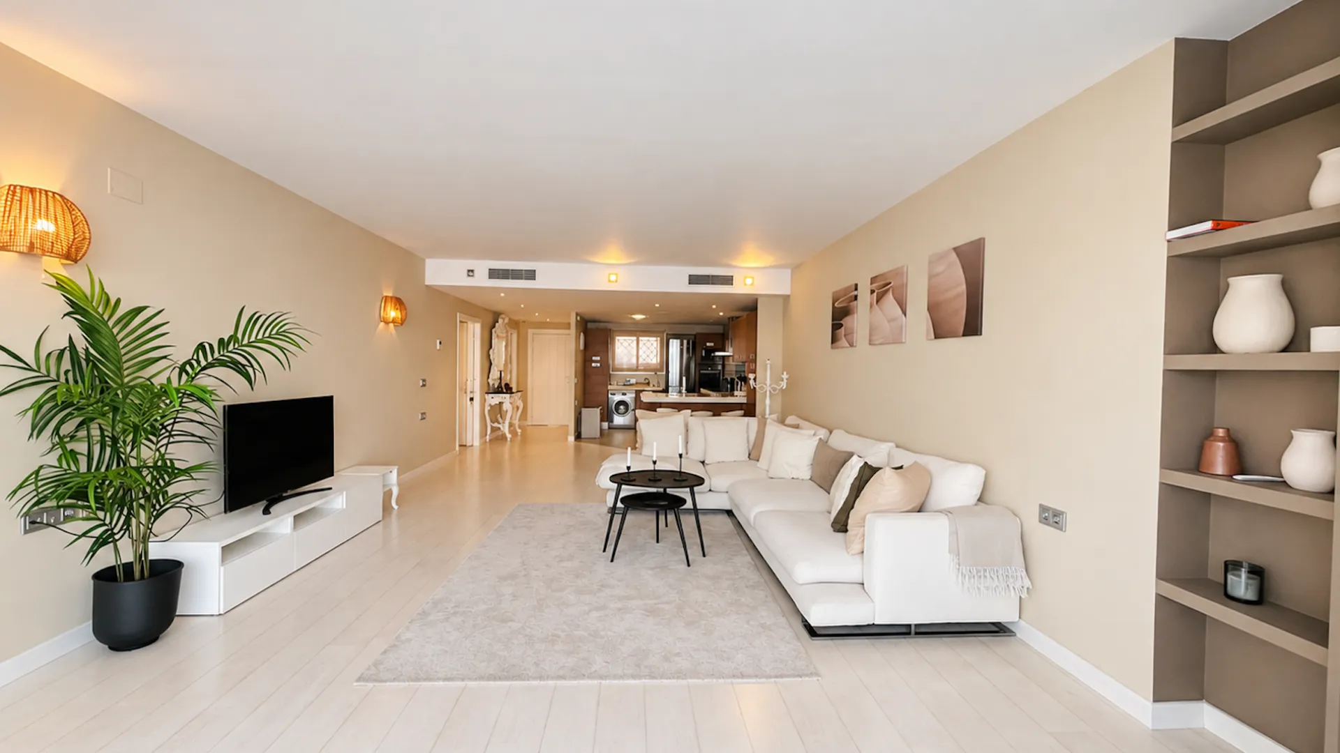 Apartamento de 3 dormitorios en venta en Marbella - Puerto Banus