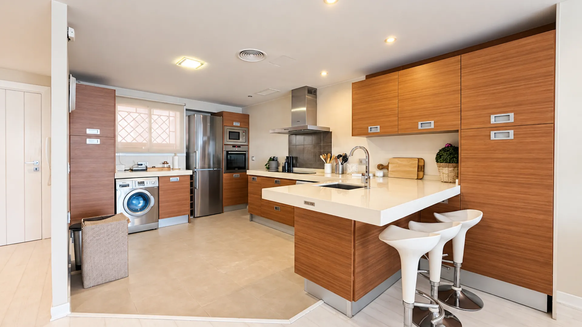 Apartamento de 3 dormitorios en venta en Marbella - Puerto Banus