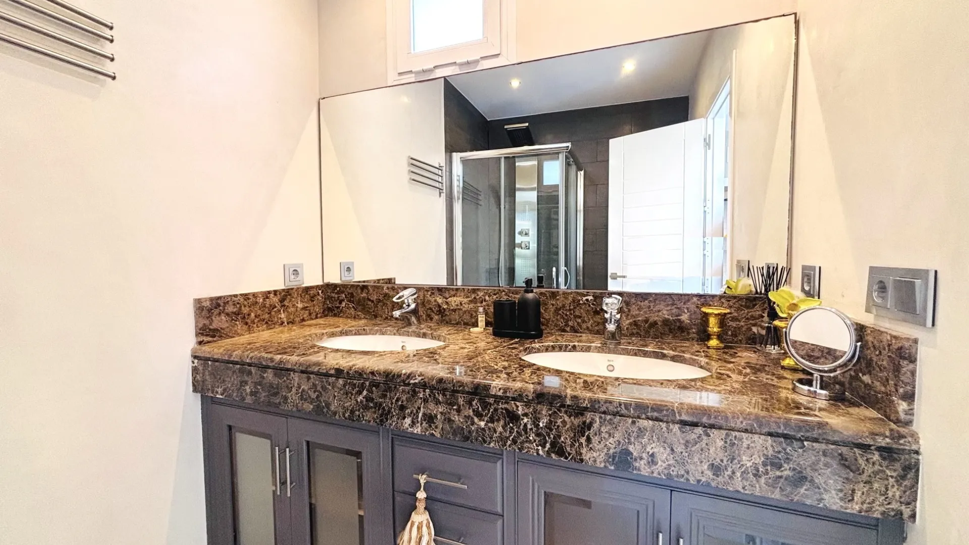 Apartamento de 3 dormitorios en venta en Marbella - Puerto Banus