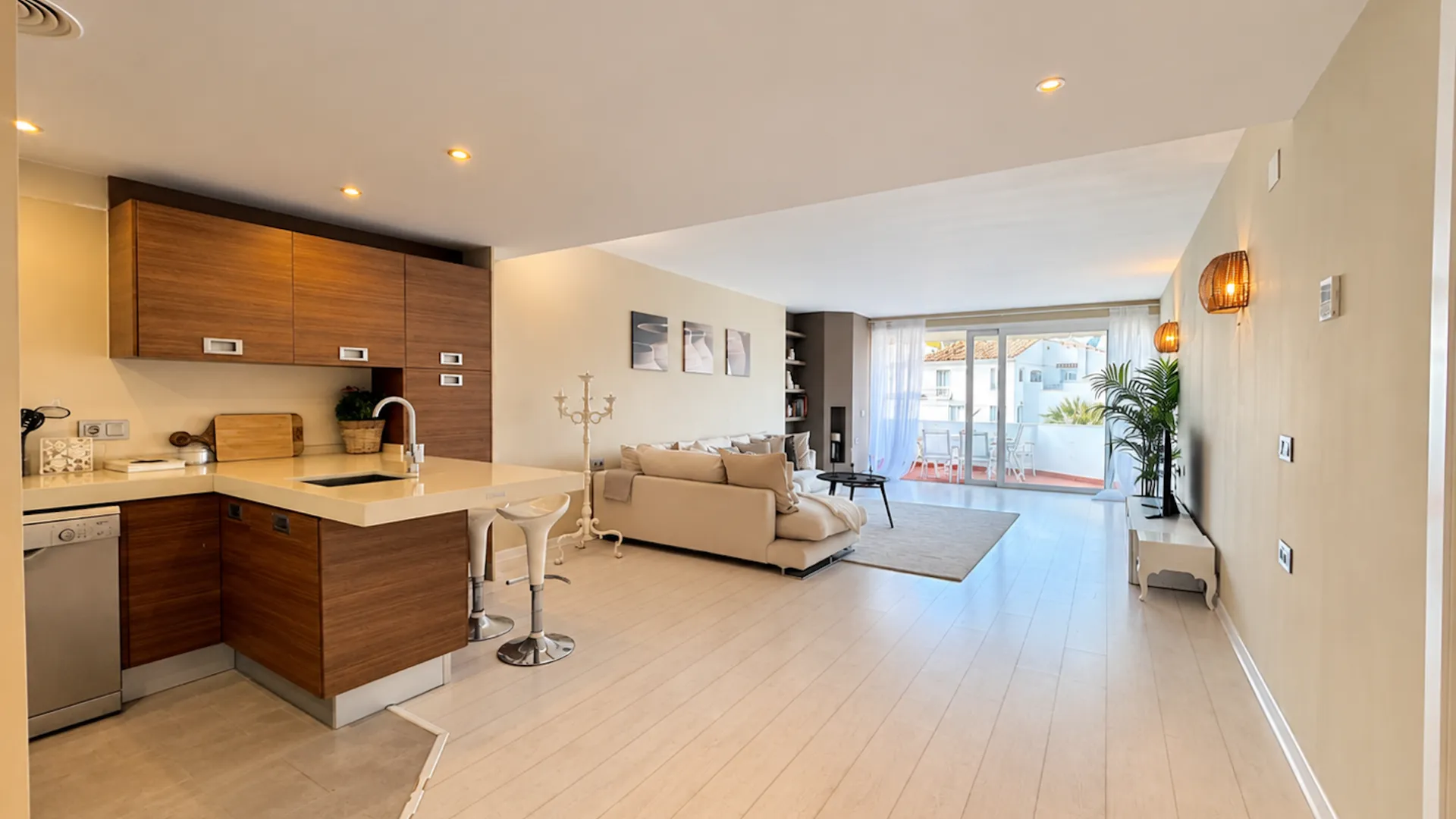 Apartamento de 3 dormitorios en venta en Marbella - Puerto Banus
